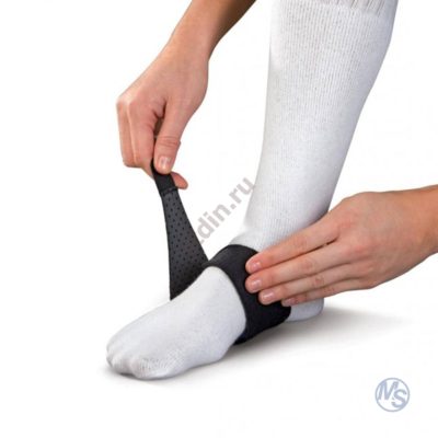 Фиксатор голеностопа MUELLER 46027 ARCH SUPPORT BLACK-OSFM — изображение 2